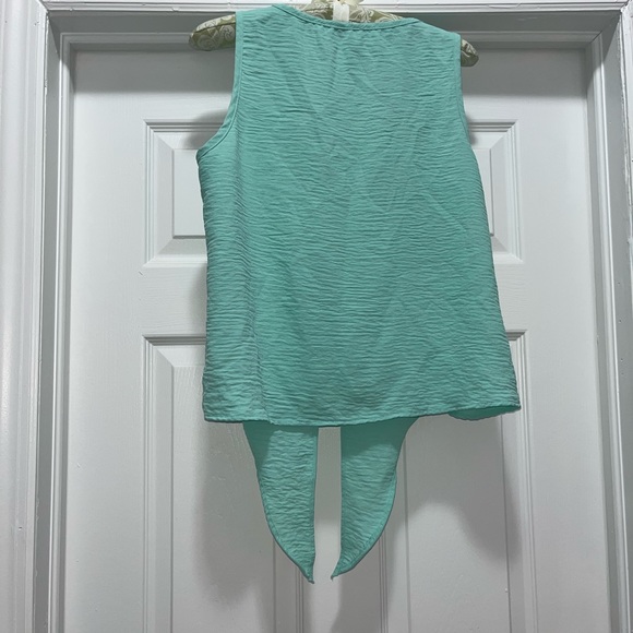 Mint green knotted top - Picture 3 of 3